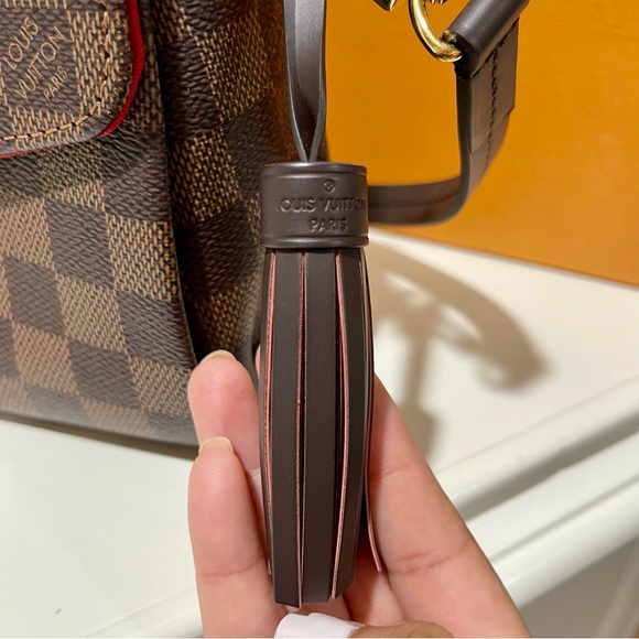 LV Croisette Bag - Picture 4 of 13